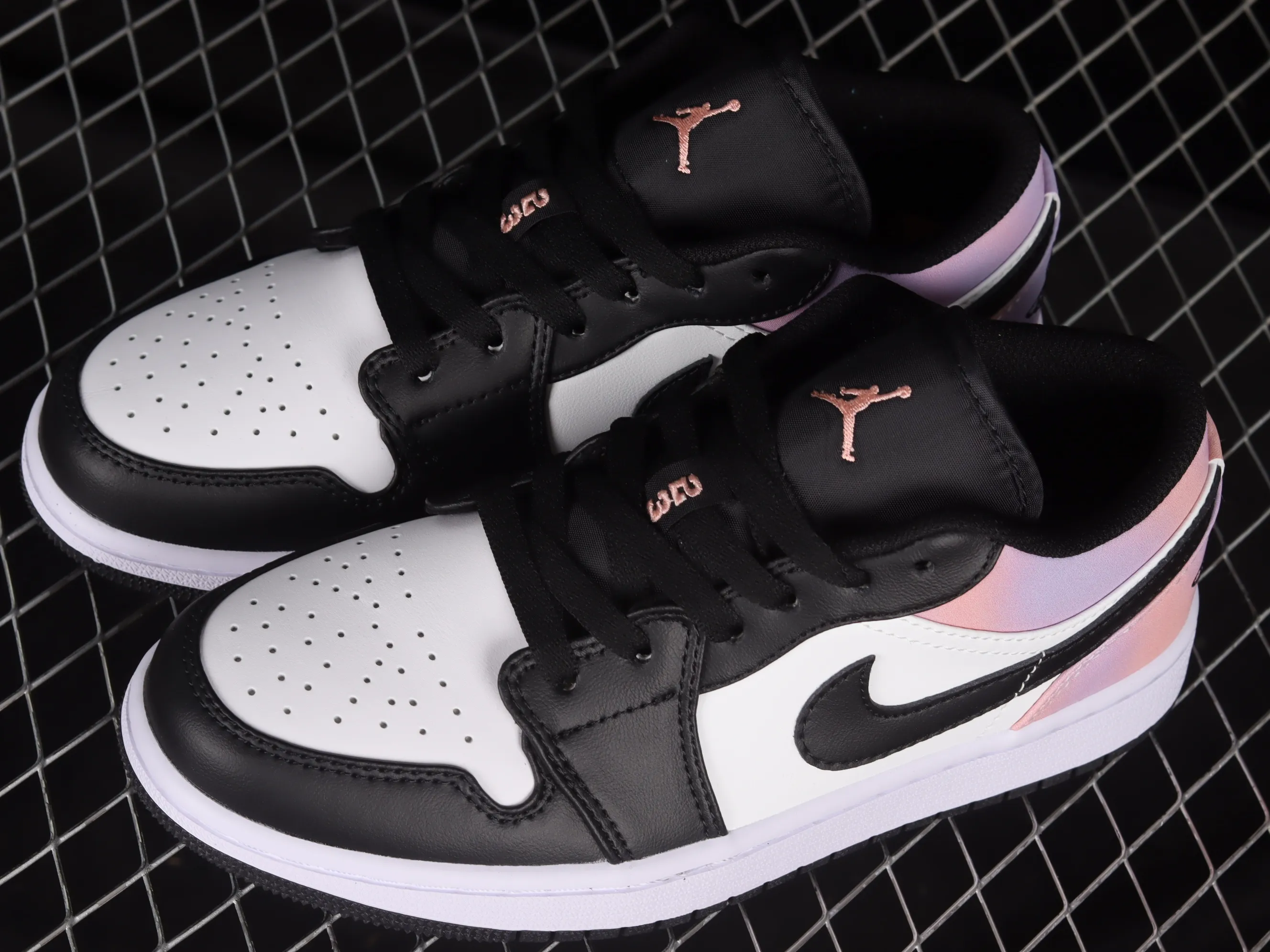 All categories Air Jordan Jordan series basketball shoes Air Jordan 1 Low Z version Air Jordan 1 Low AJ1 Joe 1 black and white laser cultural and leisure sports sneakers DQ2516-108
